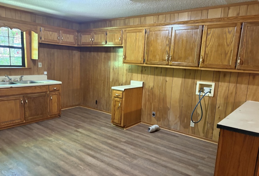 146 WALKER ST, Ripley, Tennessee 38063-1126, 2 Bedroom Bedrooms, 5 Room Rooms,1 BathroomBathrooms,Residential,For Sale,WALKER,0,10221096