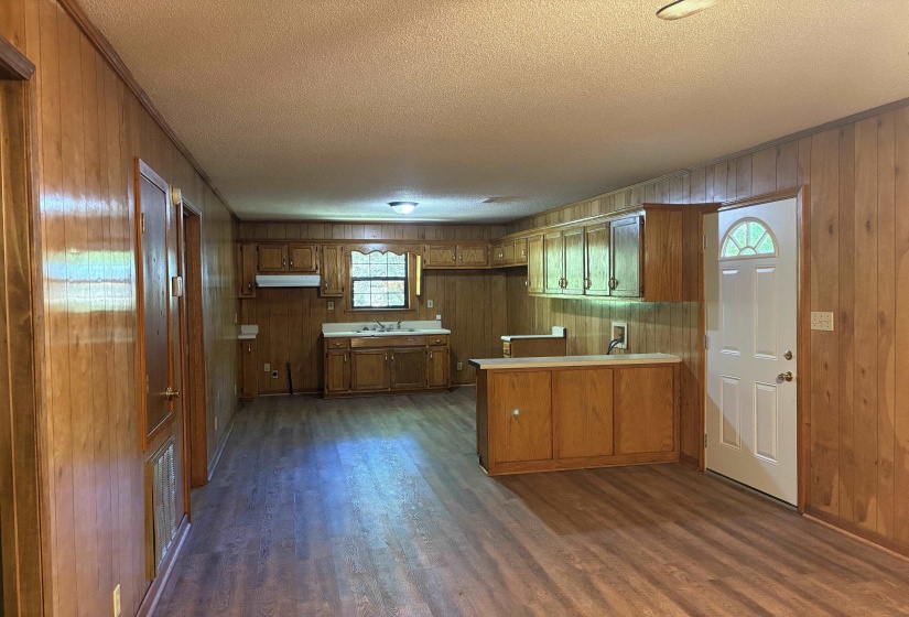 146 WALKER ST, Ripley, Tennessee 38063-1126, 2 Bedroom Bedrooms, 5 Room Rooms,1 BathroomBathrooms,Residential,For Sale,WALKER,0,10221096