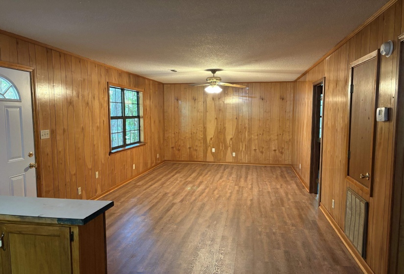 146 WALKER ST, Ripley, Tennessee 38063-1126, 2 Bedroom Bedrooms, 5 Room Rooms,1 BathroomBathrooms,Residential,For Sale,WALKER,0,10221096