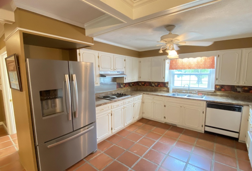 19785 69 HWY, Savannah, Tennessee 38372, 4 Bedroom Bedrooms, 9 Room Rooms,3.2 BathroomBathrooms,Residential,For Sale,69,0,10221103