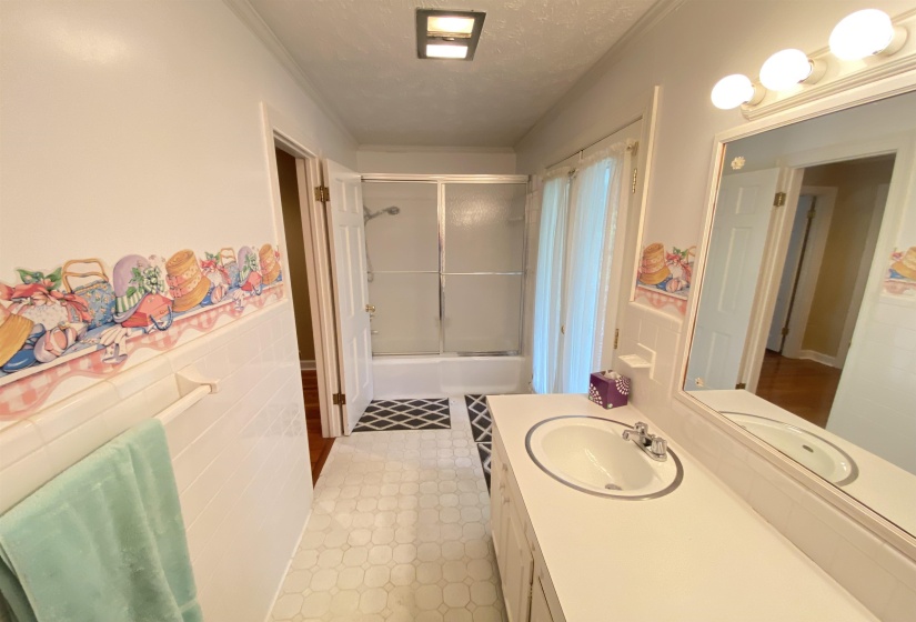19785 69 HWY, Savannah, Tennessee 38372, 4 Bedroom Bedrooms, 9 Room Rooms,3.2 BathroomBathrooms,Residential,For Sale,69,0,10221103
