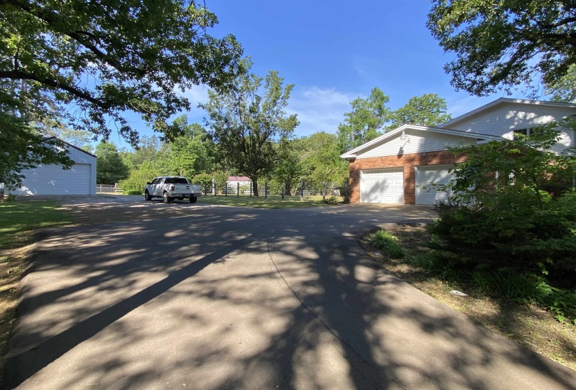 19785 69 HWY, Savannah, Tennessee 38372, 4 Bedroom Bedrooms, 9 Room Rooms,3.2 BathroomBathrooms,Residential,For Sale,69,0,10221103