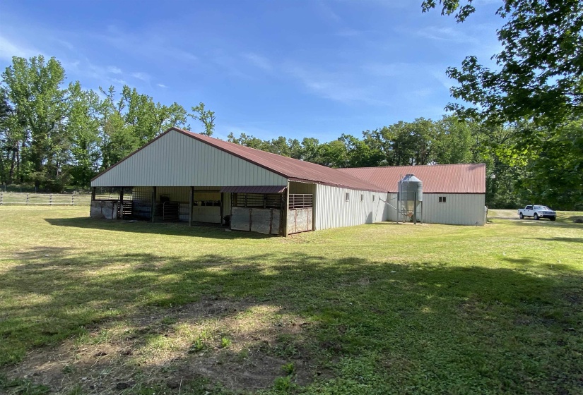 19785 69 HWY, Savannah, Tennessee 38372, 4 Bedroom Bedrooms, 9 Room Rooms,3.2 BathroomBathrooms,Residential,For Sale,69,0,10221103
