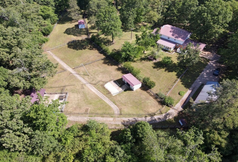 19785 69 HWY, Savannah, Tennessee 38372, 4 Bedroom Bedrooms, 9 Room Rooms,3.2 BathroomBathrooms,Residential,For Sale,69,0,10221103