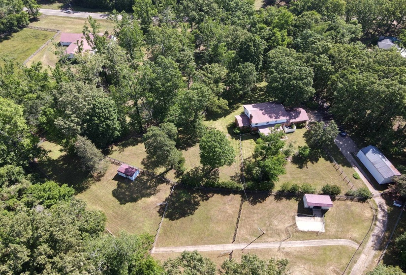 19785 69 HWY, Savannah, Tennessee 38372, 4 Bedroom Bedrooms, 9 Room Rooms,3.2 BathroomBathrooms,Residential,For Sale,69,0,10221103