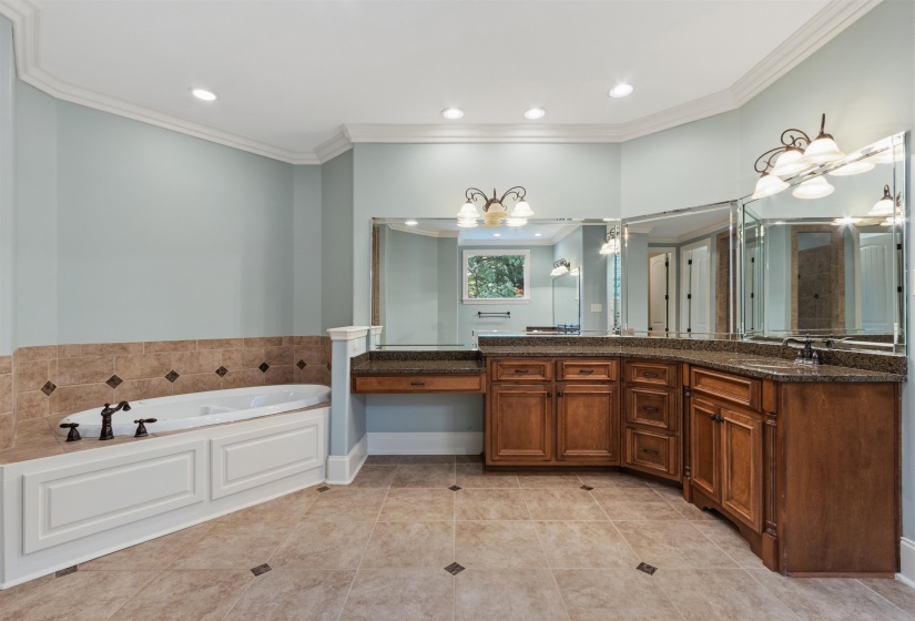 10510 BENTBROOKE DR, Lakeland, Tennessee 38002, 5 Bedroom Bedrooms, 10 Room Rooms,4.1 BathroomBathrooms,Residential,For Sale,BENTBROOKE,0,10221111