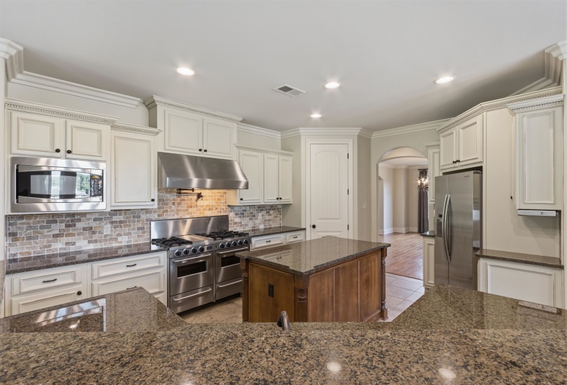 10510 BENTBROOKE DR, Lakeland, Tennessee 38002, 5 Bedroom Bedrooms, 10 Room Rooms,4.1 BathroomBathrooms,Residential,For Sale,BENTBROOKE,0,10221111