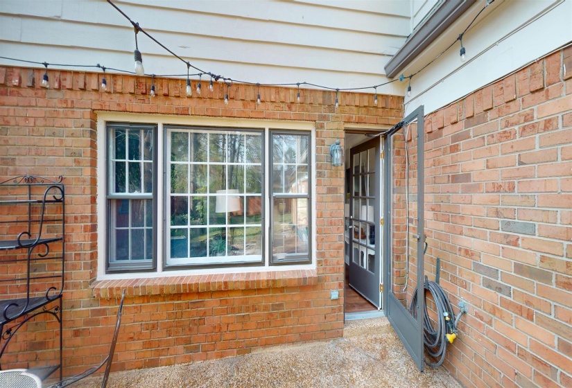 8452 WINTHROP CT, Germantown, Tennessee 38139, 4 Bedrooms Bedrooms, 11 Rooms Rooms,2.1 BathroomsBathrooms,Residential,For Sale,WINTHROP,10221176