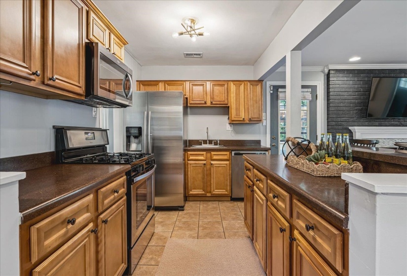 487 LYTLE ST, Memphis, Tennessee 38122, 3 Bedrooms Bedrooms, 6 Rooms Rooms,2 BathroomsBathrooms,Residential,For Sale,LYTLE,10220836