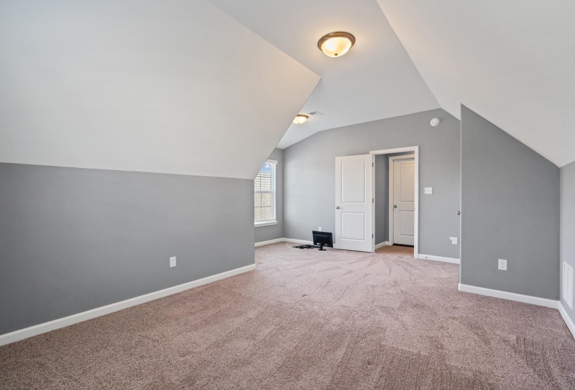 390 CHEROKEE CIR, Oakland, Tennessee 38060, 4 Bedroom Bedrooms, 6 Room Rooms,2 BathroomBathrooms,Residential,For Sale,CHEROKEE,0,10221147