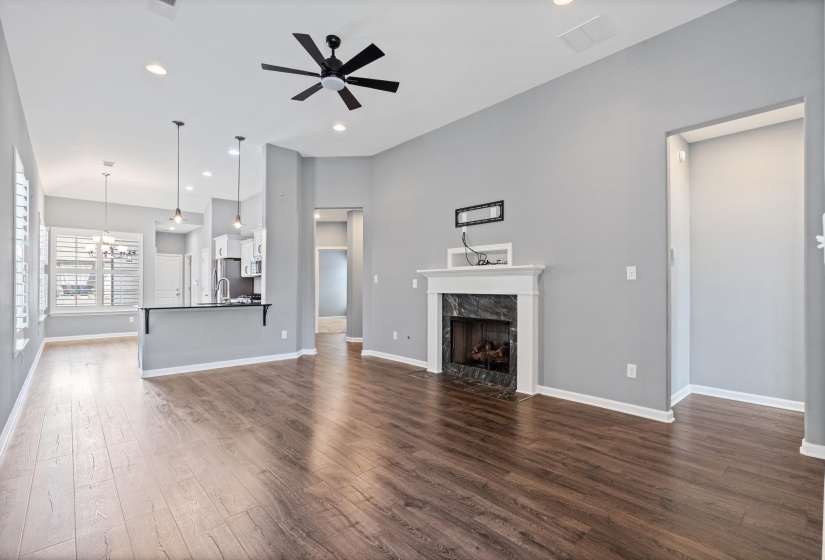 390 CHEROKEE CIR, Oakland, Tennessee 38060, 4 Bedroom Bedrooms, 6 Room Rooms,2 BathroomBathrooms,Residential,For Sale,CHEROKEE,0,10221147
