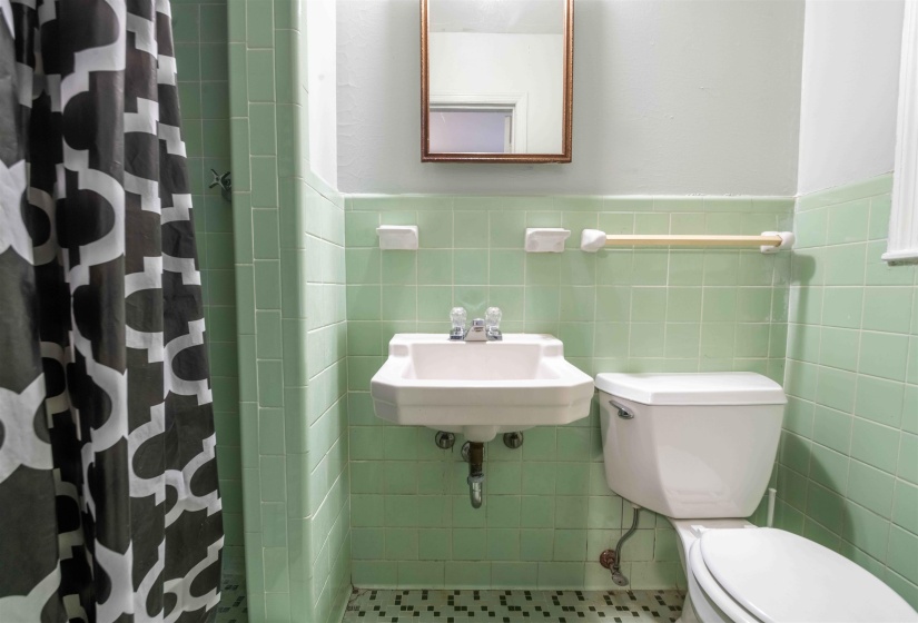 4265 TUTWILER AVE, Memphis, Tennessee 38122, 2 Bedroom Bedrooms, 2 Room Rooms,2 BathroomBathrooms,Residential,For Sale,TUTWILER,0,10221148