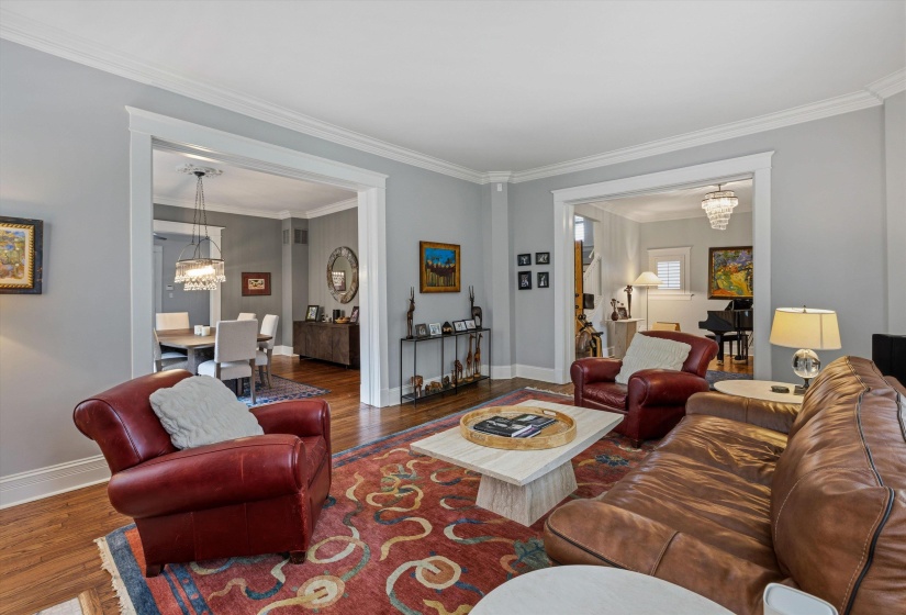 341 STONEWALL ST, Memphis, Tennessee 38112, 4 Bedrooms Bedrooms, 8 Rooms Rooms,3.1 BathroomsBathrooms,Residential,For Sale,STONEWALL,10221152