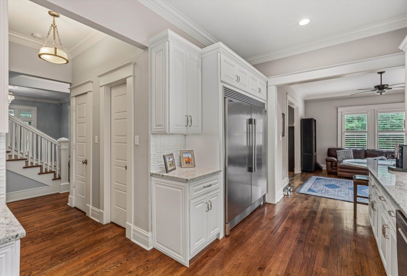 341 STONEWALL ST, Memphis, Tennessee 38112, 4 Bedrooms Bedrooms, 8 Rooms Rooms,3.1 BathroomsBathrooms,Residential,For Sale,STONEWALL,10221152