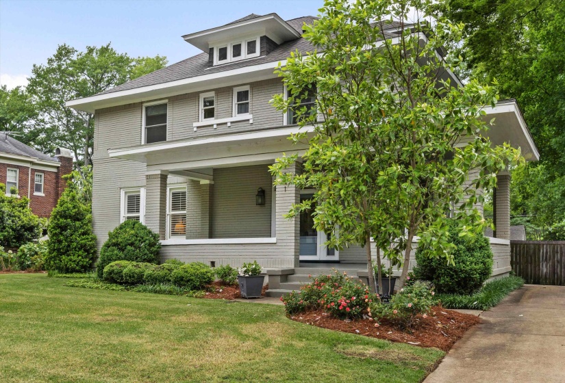 341 STONEWALL ST, Memphis, Tennessee 38112, 4 Bedrooms Bedrooms, 8 Rooms Rooms,3.1 BathroomsBathrooms,Residential,For Sale,STONEWALL,10221152