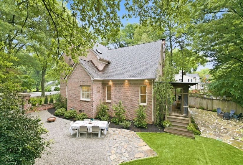 3557 GALLOWAY DR, Memphis, Tennessee 38111, 4 Bedrooms Bedrooms, 10 Rooms Rooms,3.1 BathroomsBathrooms,Residential,For Sale,GALLOWAY,10221156