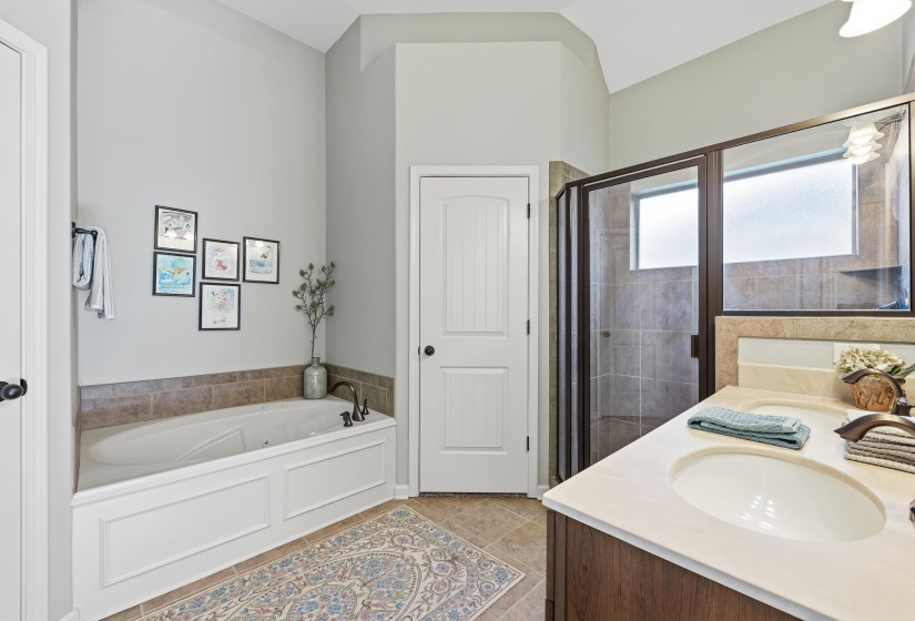 6007 GARRETT VALLEY LN, Arlington, Tennessee 38002, 4 Bedrooms Bedrooms, 10 Rooms Rooms,3 BathroomsBathrooms,Residential,For Sale,GARRETT VALLEY,10221159
