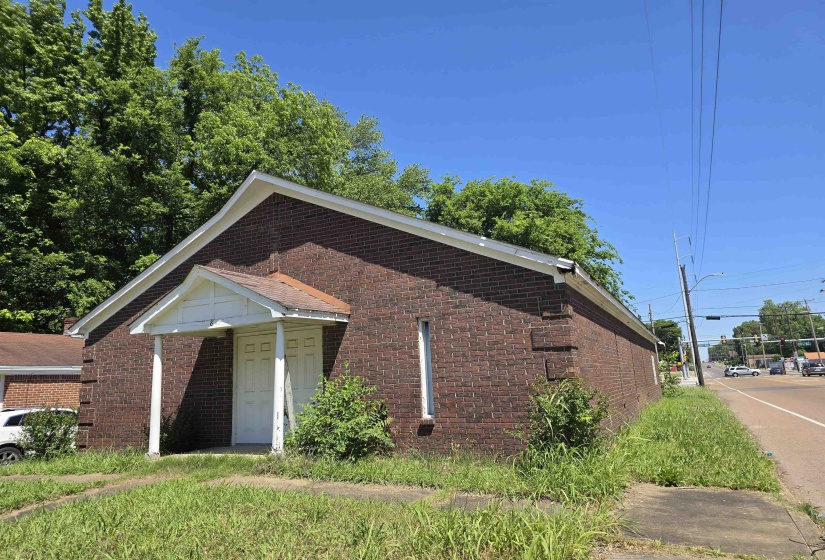 8 DEMPSTER AVE, Memphis, Tennessee 38109, ,Commercial/industrial,For Sale,DEMPSTER,10221182