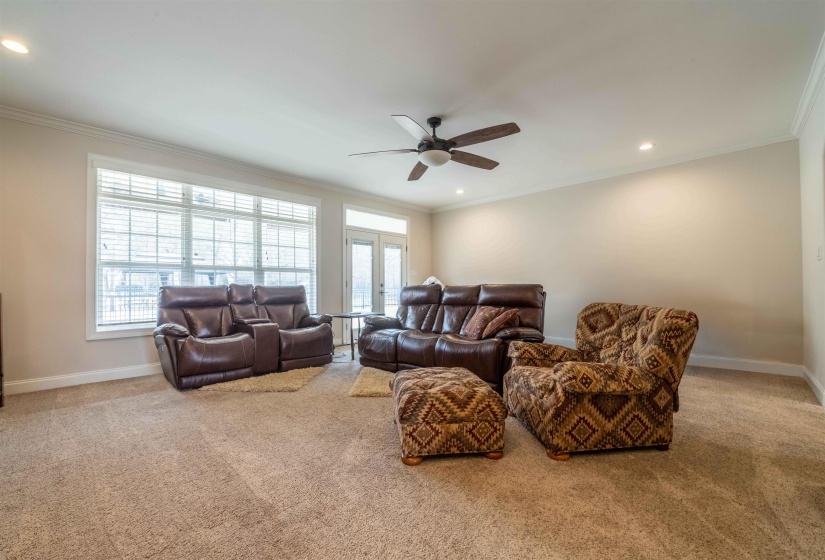 7365 OSBORN MEADOWS DR, Arlington, Tennessee 38002, 5 Bedrooms Bedrooms, 12 Rooms Rooms,3.1 BathroomsBathrooms,Residential,For Sale,OSBORN MEADOWS,10221181