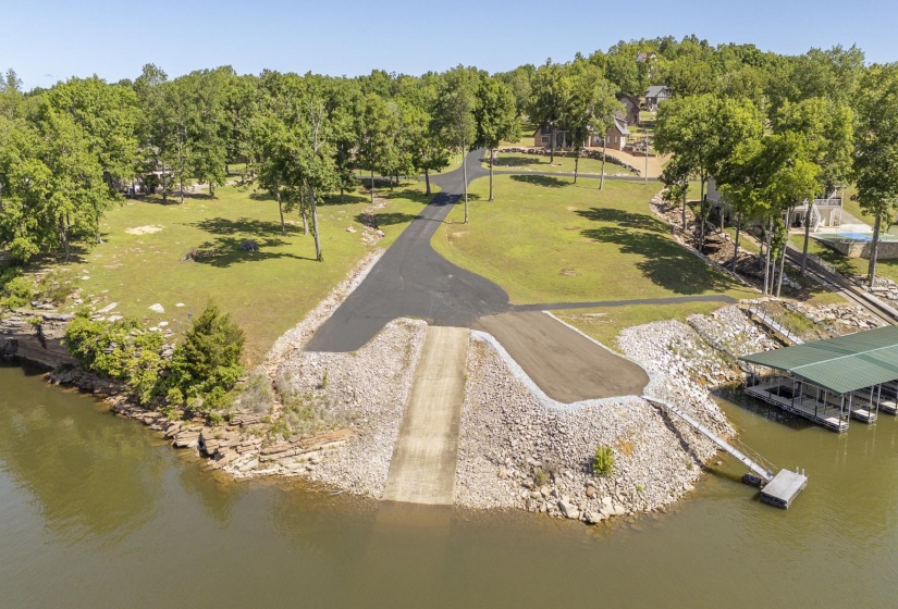 202 RIVERBEND LN, Bath Springs, Tennessee 38311, 4 Bedroom Bedrooms, 12 Room Rooms,3 BathroomBathrooms,Residential,For Sale,RIVERBEND,0,10221189