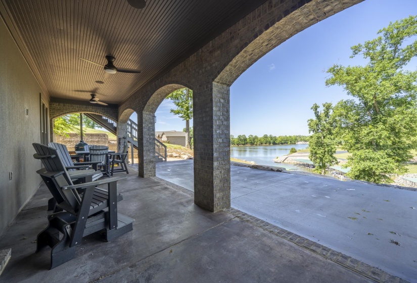 202 RIVERBEND LN, Bath Springs, Tennessee 38311, 4 Bedroom Bedrooms, 12 Room Rooms,3 BathroomBathrooms,Residential,For Sale,RIVERBEND,0,10221189