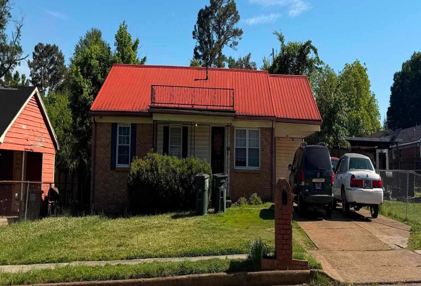 311 SHELBY DR, Memphis, Tennessee 38109, 3 Bedroom Bedrooms, 8 Room Rooms,2.1 BathroomBathrooms,Residential,For Sale,SHELBY,0,10221195