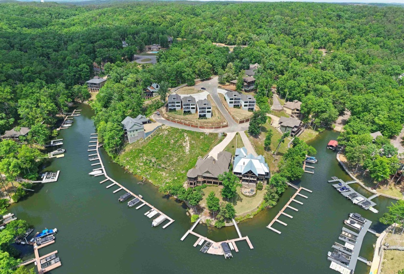 160 CARIBE ROYALE PT, Savannah, Tennessee 38372, 5 Bedrooms Bedrooms, 7 Rooms Rooms,4.1 BathroomsBathrooms,Residential,For Sale,CARIBE ROYALE,10221204