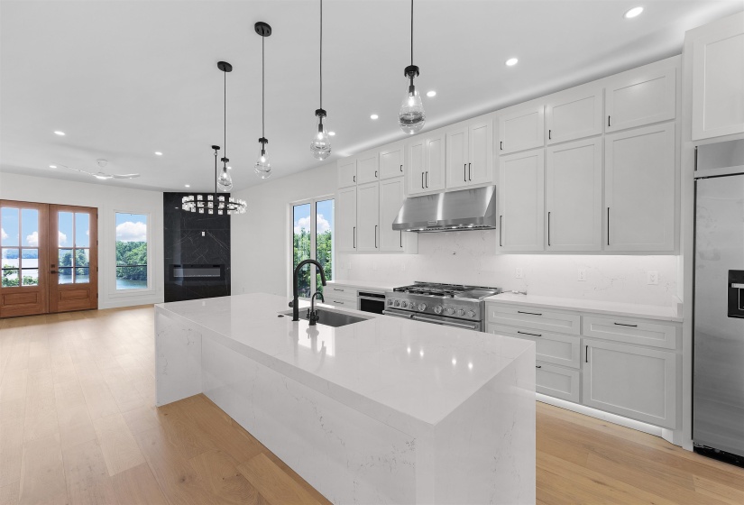 160 CARIBE ROYALE PT, Savannah, Tennessee 38372, 5 Bedrooms Bedrooms, 7 Rooms Rooms,4.1 BathroomsBathrooms,Residential,For Sale,CARIBE ROYALE,10221204