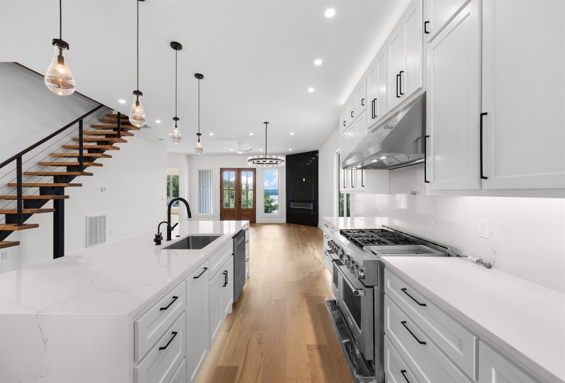 160 CARIBE ROYALE PT, Savannah, Tennessee 38372, 5 Bedrooms Bedrooms, 7 Rooms Rooms,4.1 BathroomsBathrooms,Residential,For Sale,CARIBE ROYALE,10221204