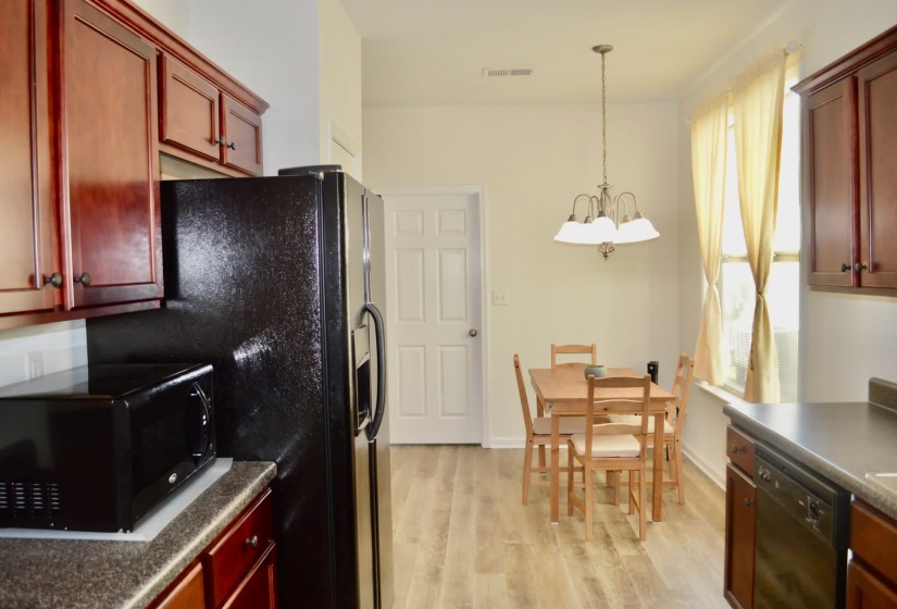 1339 HARBOR PARK DR, Memphis, Tennessee 38103, 3 Bedrooms Bedrooms, 5 Rooms Rooms,2 BathroomsBathrooms,Rental Properties,For Sale,HARBOR PARK,10221220