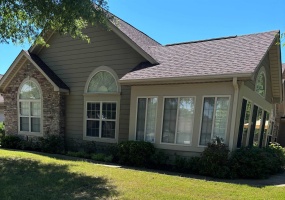 1727 SOUTHFIELD CIR, Memphis, Tennessee 38016, 2 Bedrooms Bedrooms, 6 Rooms Rooms,2 BathroomsBathrooms,Residential,For Sale,SOUTHFIELD,10221213