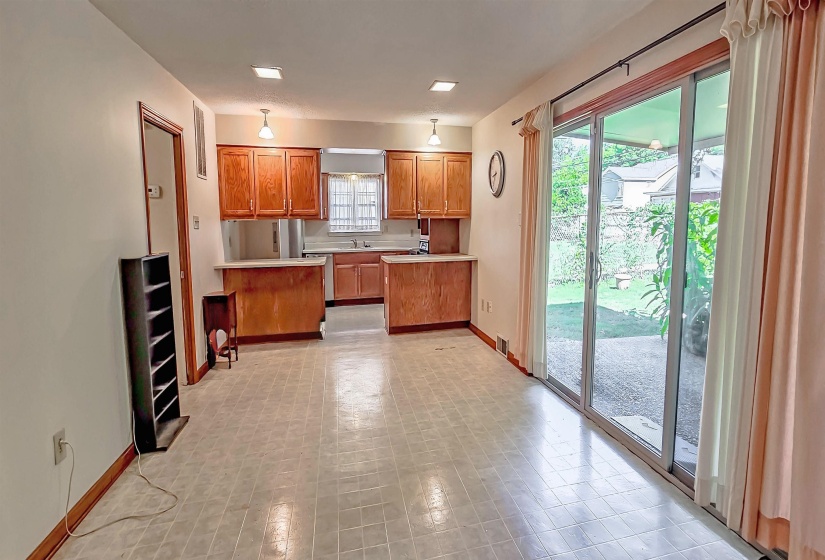 1794 GLENVIEW AVE, Memphis, Tennessee 38114, 3 Bedrooms Bedrooms, 6 Rooms Rooms,2 BathroomsBathrooms,Residential,For Sale,GLENVIEW,10221215