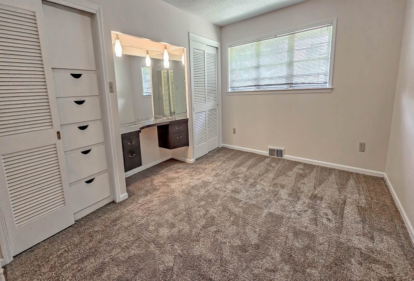 1794 GLENVIEW AVE, Memphis, Tennessee 38114, 3 Bedrooms Bedrooms, 6 Rooms Rooms,2 BathroomsBathrooms,Residential,For Sale,GLENVIEW,10221215