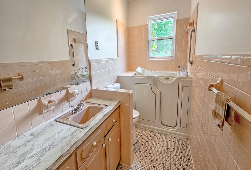 1794 GLENVIEW AVE, Memphis, Tennessee 38114, 3 Bedrooms Bedrooms, 6 Rooms Rooms,2 BathroomsBathrooms,Residential,For Sale,GLENVIEW,10221215