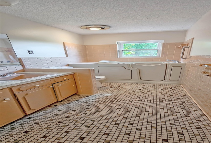 1794 GLENVIEW AVE, Memphis, Tennessee 38114, 3 Bedrooms Bedrooms, 6 Rooms Rooms,2 BathroomsBathrooms,Residential,For Sale,GLENVIEW,10221215