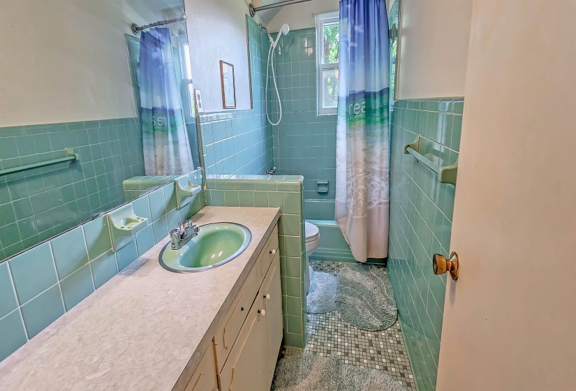 1794 GLENVIEW AVE, Memphis, Tennessee 38114, 3 Bedrooms Bedrooms, 6 Rooms Rooms,2 BathroomsBathrooms,Residential,For Sale,GLENVIEW,10221215