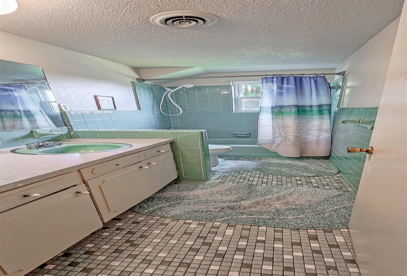 1794 GLENVIEW AVE, Memphis, Tennessee 38114, 3 Bedrooms Bedrooms, 6 Rooms Rooms,2 BathroomsBathrooms,Residential,For Sale,GLENVIEW,10221215