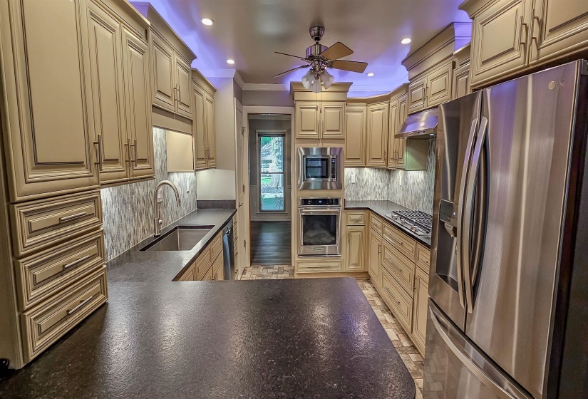 3223 WOLSTENHOLME DR, Bartlett, Tennessee 38133, 4 Bedrooms Bedrooms, 8 Rooms Rooms,3.1 BathroomsBathrooms,Residential,For Sale,WOLSTENHOLME,10221216