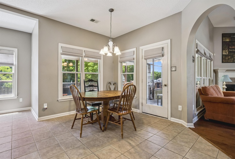12215 CHAPEL MEADOW LN, Arlington, Tennessee 38002, 4 Bedrooms Bedrooms, 10 Rooms Rooms,2.1 BathroomsBathrooms,Residential,For Sale,CHAPEL MEADOW,10221217
