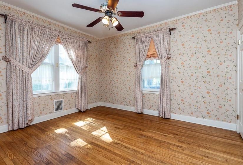 8643 POPLAR PIKE, Germantown, Tennessee 38138, 5 Bedrooms Bedrooms, 11 Rooms Rooms,3 BathroomsBathrooms,Residential,For Sale,POPLAR,10221221