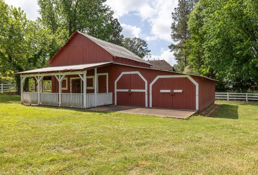 8643 POPLAR PIKE, Germantown, Tennessee 38138, 5 Bedrooms Bedrooms, 11 Rooms Rooms,3 BathroomsBathrooms,Residential,For Sale,POPLAR,10221221