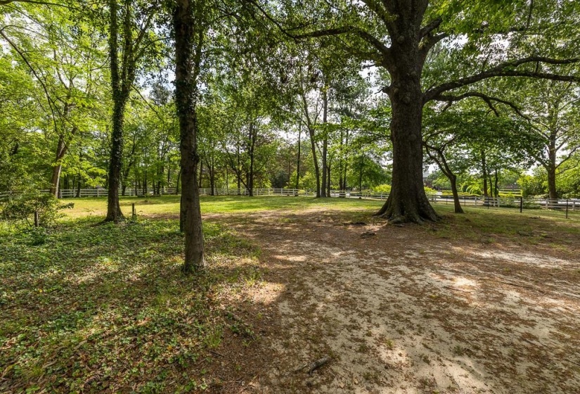 8643 POPLAR PIKE, Germantown, Tennessee 38138, 5 Bedrooms Bedrooms, 11 Rooms Rooms,3 BathroomsBathrooms,Residential,For Sale,POPLAR,10221221