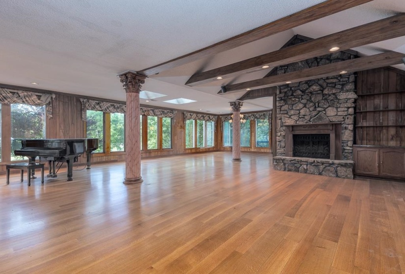 8643 POPLAR PIKE, Germantown, Tennessee 38138, 5 Bedrooms Bedrooms, 11 Rooms Rooms,3 BathroomsBathrooms,Residential,For Sale,POPLAR,10221221
