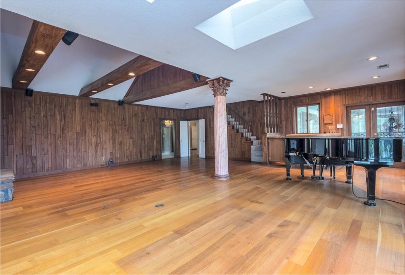 8643 POPLAR PIKE, Germantown, Tennessee 38138, 5 Bedrooms Bedrooms, 11 Rooms Rooms,3 BathroomsBathrooms,Residential,For Sale,POPLAR,10221221