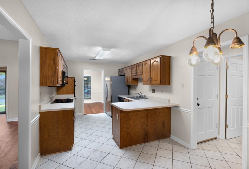 3846 THISTLE KNOLL CV, Bartlett, Tennessee 38135, 4 Bedrooms Bedrooms, 8 Rooms Rooms,2 BathroomsBathrooms,Residential,For Sale,THISTLE KNOLL,10221223