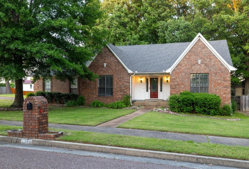 3846 THISTLE KNOLL CV, Bartlett, Tennessee 38135, 4 Bedrooms Bedrooms, 8 Rooms Rooms,2 BathroomsBathrooms,Residential,For Sale,THISTLE KNOLL,10221223