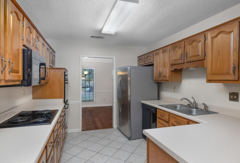 3846 THISTLE KNOLL CV, Bartlett, Tennessee 38135, 4 Bedrooms Bedrooms, 8 Rooms Rooms,2 BathroomsBathrooms,Residential,For Sale,THISTLE KNOLL,10221223