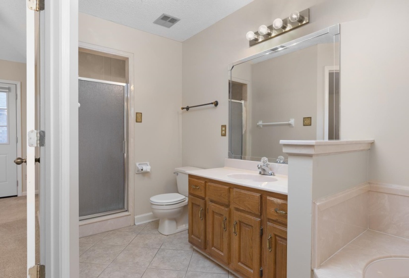3846 THISTLE KNOLL CV, Bartlett, Tennessee 38135, 4 Bedrooms Bedrooms, 8 Rooms Rooms,2 BathroomsBathrooms,Residential,For Sale,THISTLE KNOLL,10221223