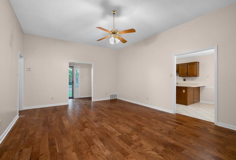 3846 THISTLE KNOLL CV, Bartlett, Tennessee 38135, 4 Bedrooms Bedrooms, 8 Rooms Rooms,2 BathroomsBathrooms,Residential,For Sale,THISTLE KNOLL,10221223