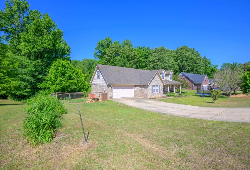 323 LAXTON LN, Munford, Tennessee 38058, 4 Bedrooms Bedrooms, 7 Rooms Rooms,3 BathroomsBathrooms,Residential,For Sale,LAXTON,10221229